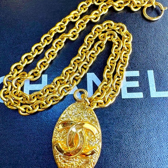 CHANEL Jewelry - CHANEL Gold Crystal Embellished Necklace